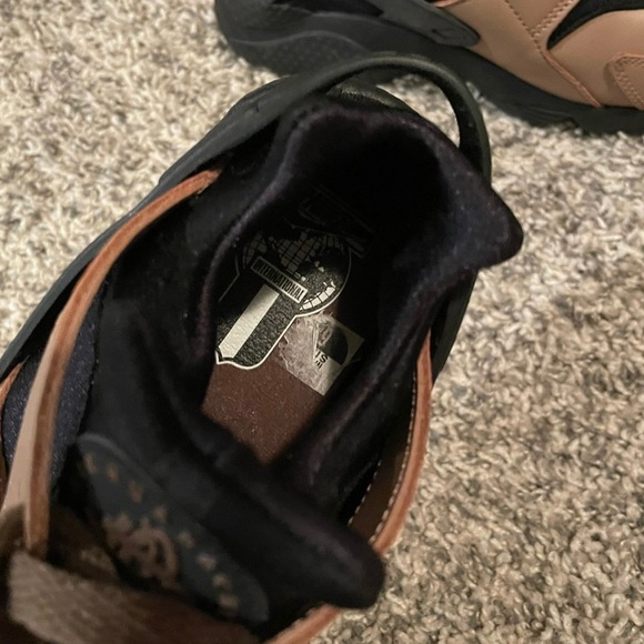 Nike Air Huarache "Toadstool" Sneakers - Picture 6 of 8